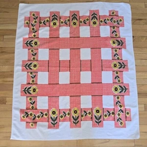 Red And White Flower Power Terry Cloth Tablecloth Kitsch 60s 70s Basket Weave - Picture 1 of 10