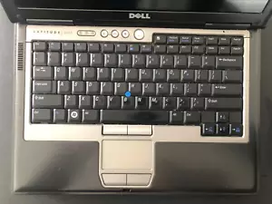 Laptop Dell Latitude D630 - Windows Vista - Core2Duo T7250 2,0 GHz / 2 GB - Foto 1 di 1