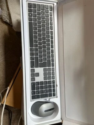 Dell KM7321WGY  Wireless Keyboard & Mouse Set - Grey GERMAN - Image 1 of 3