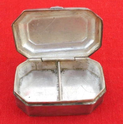 ANTIGUA CAJA BISAGRA PLATA ANTIGUA RAJASTHAN INDIA Foto 1 de 4