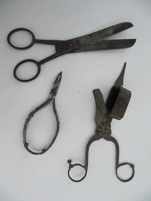 Outil ancien : mouchette ciseaux courbes lot de 3 objets - Photo 1/3