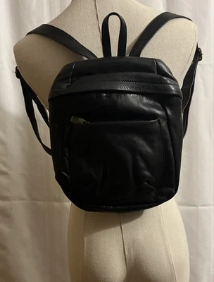 Mochila de cuero Wilsons de cuero negro vintage aprox. "Correa ajustable 9"" X 10""" Foto 1 de 4