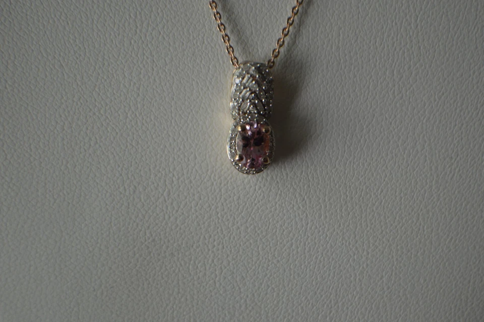 Colgante de diamantes/espinela rosa AAA 0,70 quilates con cadena de 20" 18 k RG sobre plata fina Foto 1 de 4