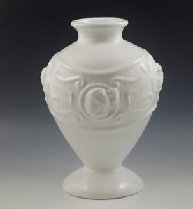 ART NOUVEAU ITALY CERAMIC CAMEO EMBOSSED VASE WHITE 10" - Picture 1 of 6