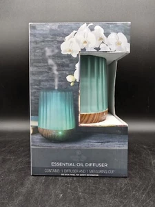 Chesapeake Bay Mind Body Ätherisches Öl Diffusor Geripptes Glas Matt Jade Farbton - Bild 1 von 7