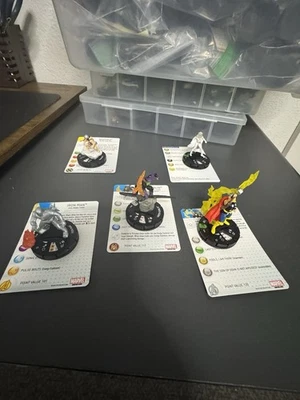MARVEL HEROCLIX "10TH ANNIVERSARY" CUR Lot #3 . Five clix(s) w/ cards! - Image 1 of 4