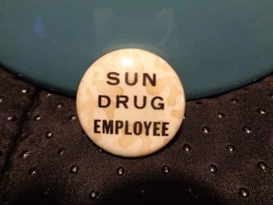 RARO De colección 1930 Sun Drug Store Pittsburgh PA Empleado 1 pulgada Botón Pinback - Imagen 1 de 2