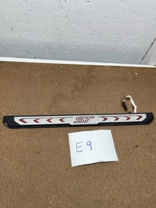 FORD FOCUS MK3 ST NSF ELECTRIC LED FRONT SILL DOOR PLATE 2015-2018 FL17W - Picture 1 of 3