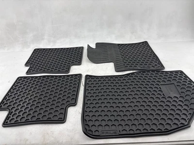 Juego de 4 alfombrillas de goma para piso Toyota Prius Prime 2017-2022 OEM Foto 1 de 4