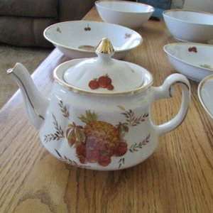 Vintage Price Kensington English Teapot Fruit Pattern 6 1/2" T x 9" L x 5" W - Picture 1 of 8