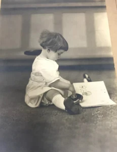 Adorable Portrait of a Little Girl Playing / Reading 1923 Lrg Cabinet Card 8x12” - Picture 1 of 6