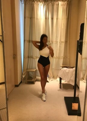 Traje de baño CHANEL 19S CC LOGO NEGRO BLANCO Traje de baño 1 pieza Talla 44 NUEVO Foto 1 de 4