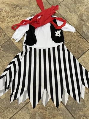 Disfraz de pirata pequeño para niña Foto 1 de 2