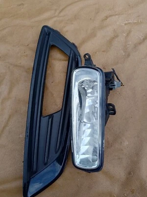 Faro antiniebla parachoques delantero derecho pasajero Ford Focus 2015-2016 F1EB-15A254-AB Foto 1 de 4
