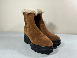 DKNY WOMEN'S BROWN SUEDE PULL ON WEDGE BAX ANKLE BOOTS W FAUX FUR TRIM SIZE 6 - Picture 1 of 3