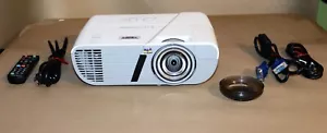 Viewsonic PJD6552LWS Short Throw HDMI Projector. Please Read the Description - Picture 1 of 7