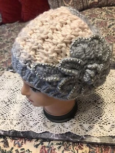 Women's Beret Hat, Beanie Handmade Knitted, New. Impeccable Loops Threads - Picture 1 of 4