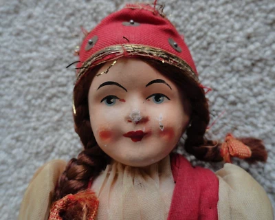 Muñeca vintage griega o rumana de 8 1/2" rellena con cara compuesta ver fotos Foto 1 de 4