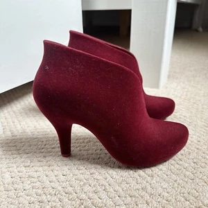 Melissa Stunning Red Velvet Ankle-Length Heels - Size UK 6.5 Rubber - Picture 1 of 9