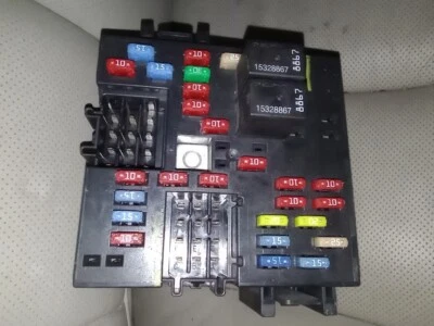 Módulo de relé de caja de fusibles Cadillac Escalade 2002 2003 2004 2005 2006 10383306 y17 Foto 1 de 3