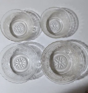 4 Vintage Anchor Hocking Sandwich Pattern Clear Glass Scalloped Serving Bowls - Picture 1 of 5