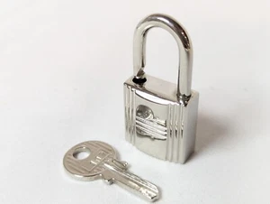 HERMES Cadena Set of Padlock & Key Silver Charm NO. 107 Excellent Authentic - Picture 1 of 3