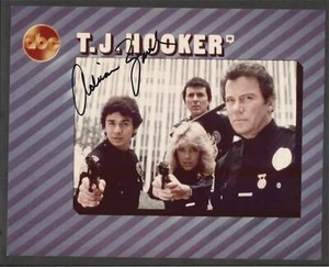 Adrian Zmed - Foto Autografo Firmata Colore 8x10 - T.J. Hooker - Foto 1 di 1