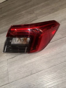 2022-2024 HONDA CIVIC REAR RIGHT SIDE OUTER TAILLIGHT LIGHT LAMP OEM - Picture 1 of 7