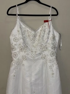 NWT Mary’s Bridal Wedding Dress Size 18 Crystals Beading White Ivory Style 8268 - Picture 1 of 15