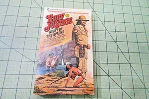 RUFF JUSTICE #2 NIGHT OF THE APACHE BY WARREN T. LONGTREE SIGNET BKS WESTERN - Foto 1 di 3