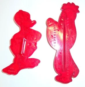 2 ANTIGUOS CORTADORES DE GALLETAS DE PLÁSTICO ROJO VINTAGE LOMA DISNEY DONALD DUCK & LOEWS DROOPY - Imagen 1 de 3