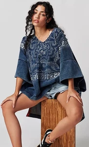 Free People On The Block Poncho Denim Paisley Bandana Kontrast Blau XS oversized - Bild 1 von 11