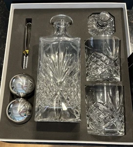 Joshua Steinberg Alastair jarra de cristal de whisky con 2 vasos pinzas juego de caja - Imagen 1 de 13