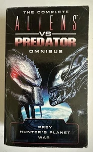 Aliens vs Predator Omnibus *RARE* 2016 1st Print (3 Books In 1) Sci-Fi Horror PB - Picture 1 of 8