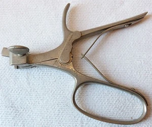 INSTRUMENT CHIRURGICAL MANCHE POUR PINCE EMPORTE PIECE - Bild 1 von 6