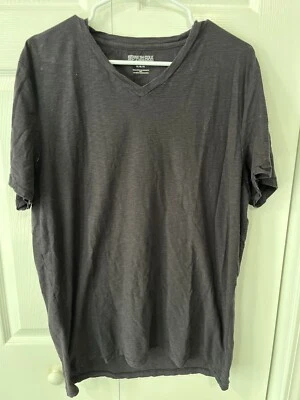 Men's Kenneth Cole Reaction V Neck Black T-shirt XL- Excellent Condition - Image 1 of 2