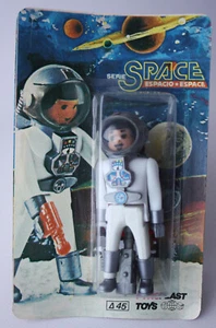 RARE VINTAGE 80'S AIRGAM BOYS SPACE ASTRONAUT FIGURE PYROPLAST GREECE NEW ! - Picture 1 of 6