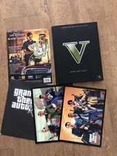 Guida Strategica Ufficiale GTA V Italiano Con Cartoline Limited Edition