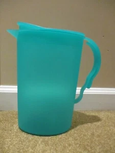 TUPPERWARE IMPRESSIONS SLIMLINE 2.1 QUART PITCHER Green ROCKER Top 3333B-1 - Picture 1 of 11