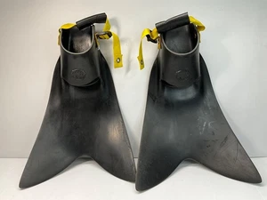 Original Force Fin Pair ML  (Medium/Large) Yellow Nylon Strap - Picture 1 of 4