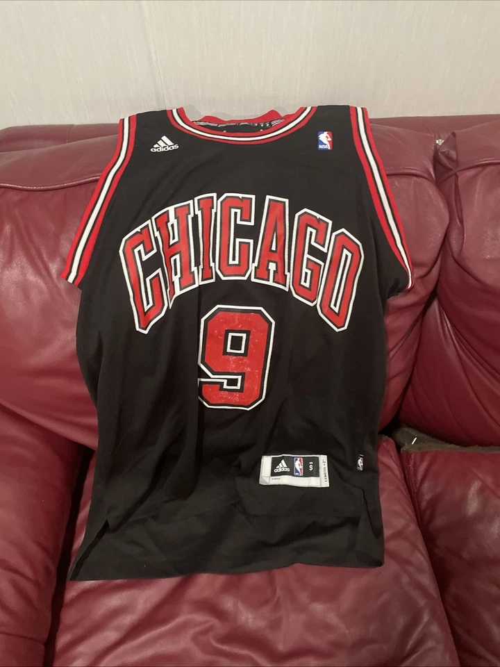Men's S Adidas Chicago Bulls Luol Deng #9 NBA Basketball Jersey - Image 1 of 2