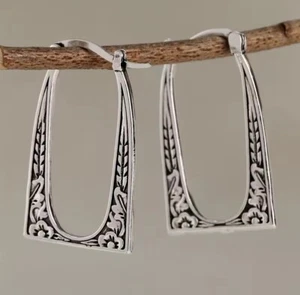 Pendientes de aro grabados florales vintage para mujer en tono plateado étnicos retro nuevos - Imagen 1 de 10