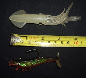 VINTAGE FISHING LURE... UNBRANDED SILICONE RUBBER LATEX BIG SQUID BIG PRAWN. - Picture 1 of 6