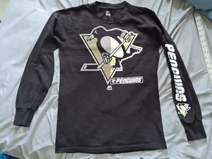 CAMISA PEQUEÑA CON LOGOTIPO DE PITTSBURGH PENGUINS NEGRA MANGA LARGA - Imagen 1 de 5