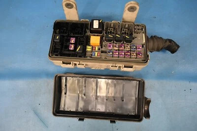 2015 ISUZU BOX TRUCK NRR 5.2L ENGINE FUSE BOX RELAY MODULE EFB OEM - Image 1 of 4