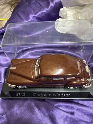 复古 Solido 1:43 克莱斯勒温莎 # 4513 金属棕色展示盒 6 英寸 — 第 1/4 张图片