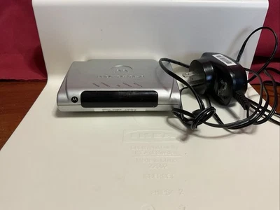 MODEM DSL INTERNET ALTA VELOCIDAD MOTOROLA CON CABLE DE ALIMENTACIÓN 2210-02-1006  Foto 1 de 4