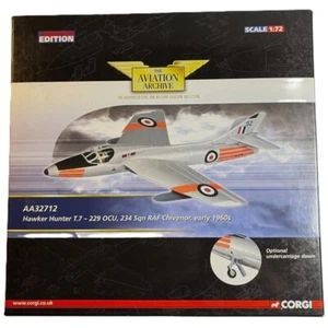 Corgi Aviation Arch. 1:72 AA32712 Hawker Hunter T.7 229 Ocu 234 Sq Raf - Picture 1 of 21