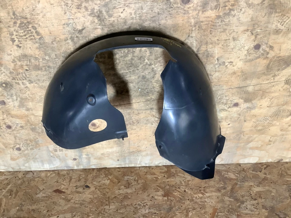 Volkswagen Rabbit 2007 cupé guardabarros del pasajero delantero revestimiento protector contra salpicaduras fabricante de equipos originales+ Foto 1 de 4