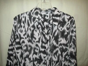 Foxcroft Bluse faltenfrei weiß mit verschwommenem grauem Print 18  - Bild 1 von 3
